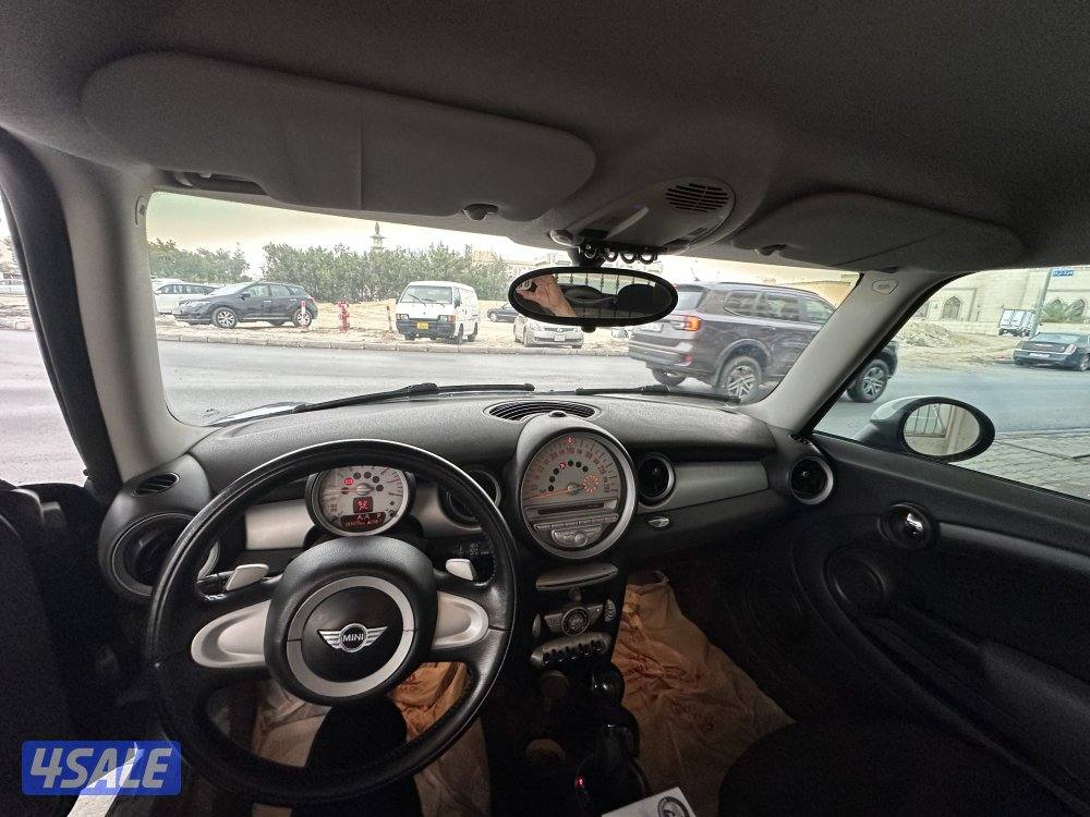 ميني كوبر موديل 2009 حاله ممتازه ماشي 90 الف فقط معمول لها سيرفس ميجور6