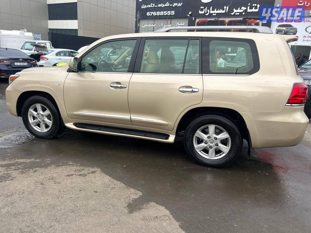 لكزس LX570 درجة ثانيه
موديل 2010
ماشى 388.000 k.m
وارد الساير .2