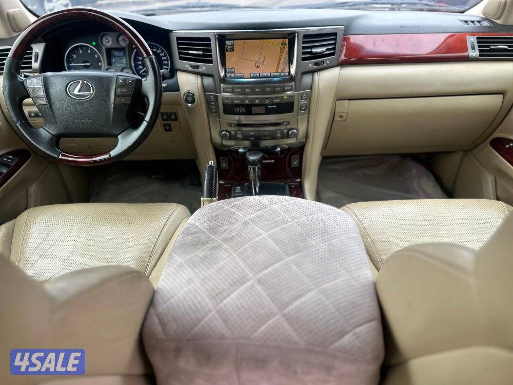 لكزس LX570 درجة ثانيه
موديل 2010
ماشى 388.000 k.m
وارد الساير .6