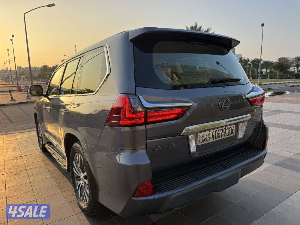 للبيع : جيب لكزس LX 570 : موديل 20173
