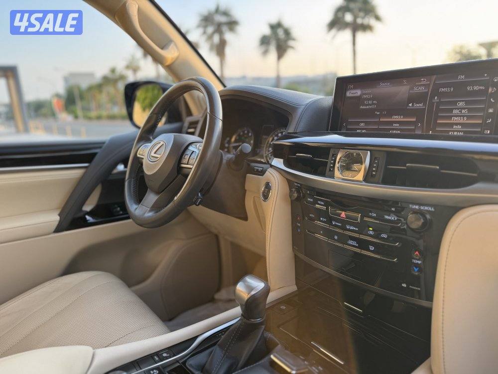 للبيع : جيب لكزس LX 570 : موديل 20176