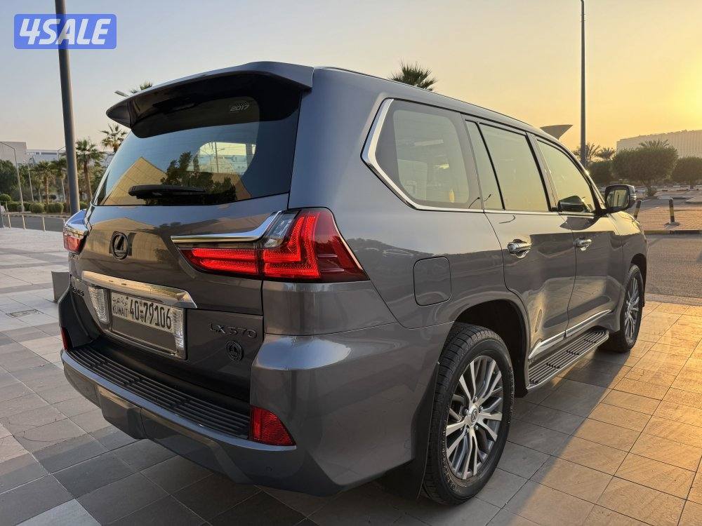 للبيع : جيب لكزس LX 570 : موديل 20177
