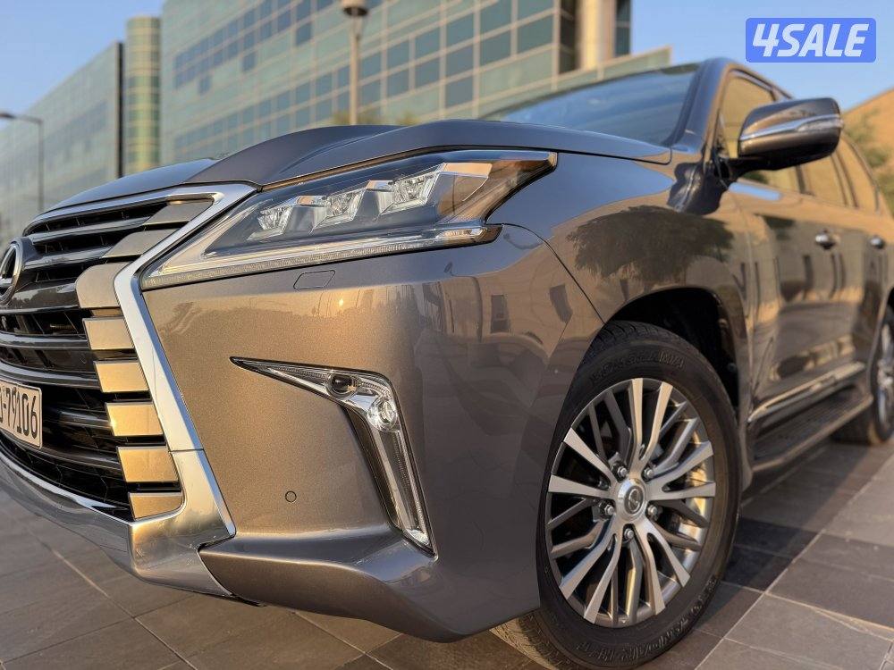 للبيع : جيب لكزس LX 570 : موديل 20178