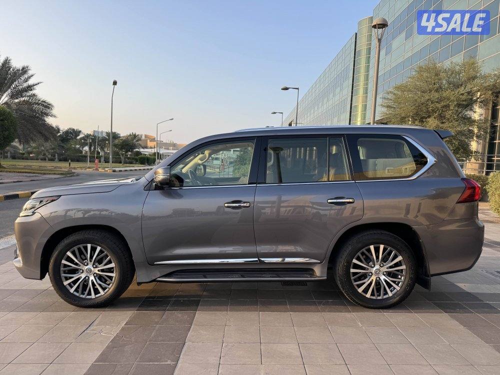 للبيع : جيب لكزس LX 570 : موديل 201711