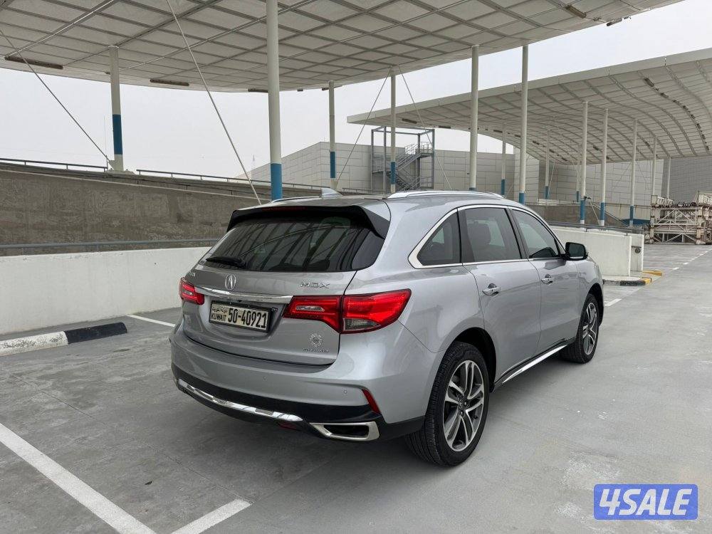 للبيع اكورا MDX موديل ٢٠١٧ عداد ١٢٦3
