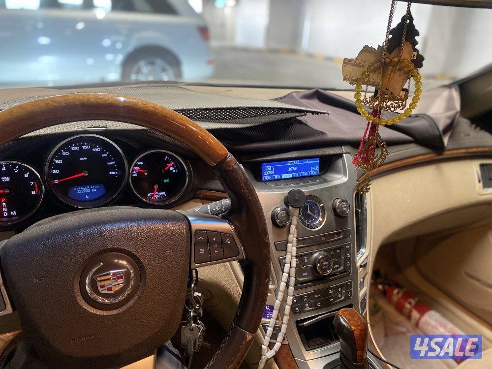 للبيع سيارة كاديلاك CTS موديل 2011 لون بيج9