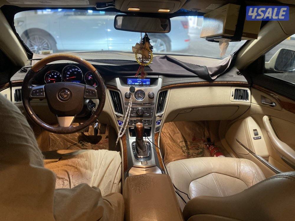للبيع سيارة كاديلاك CTS موديل 2011 لون بيج10