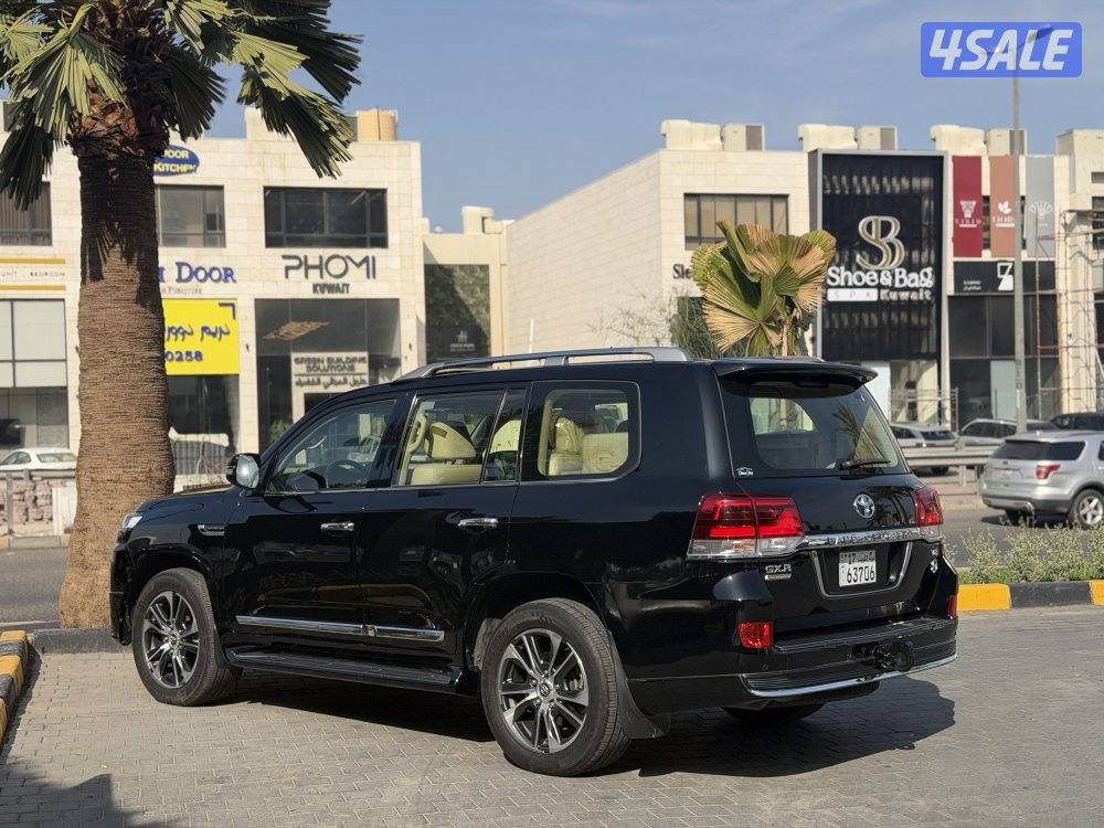 لاند كروزر GX.R V8 قراند تورنق موديل 2020 سيرفس وكاله منتظم صبغ وكاله8