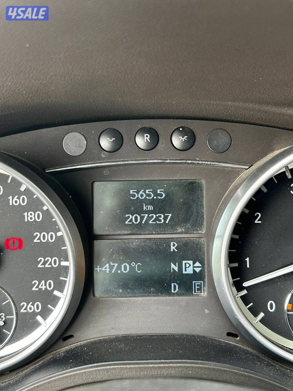 للبيع مرسيدس R300 موديل 20133