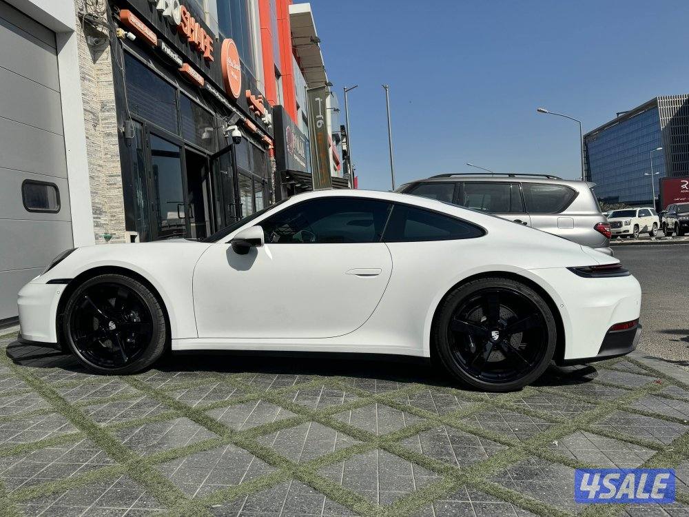 ٢٠٢٥ بورش كاريرا0