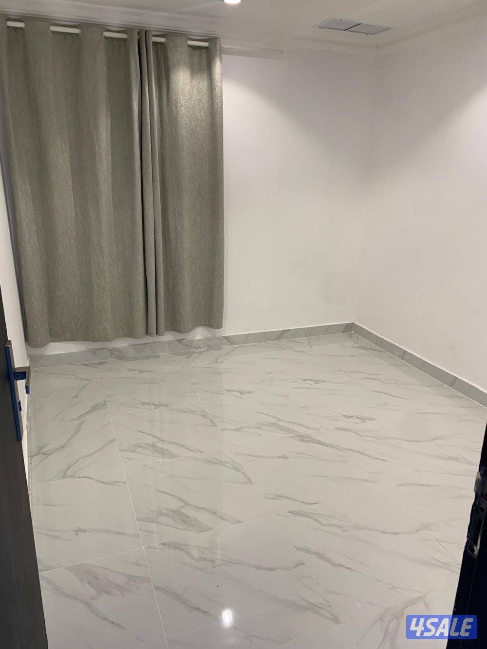 يوجد لدينا شقق غرفة وصالة ومطبخ وحمام تشطيب جديد2