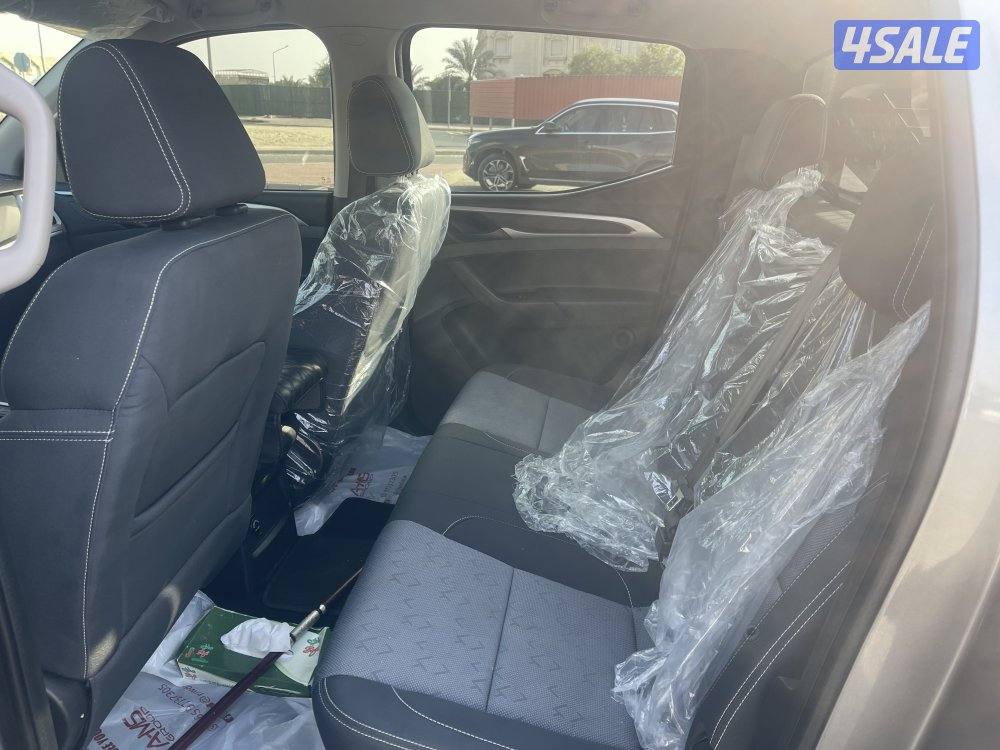 للبيع وانيت ماكسوس5