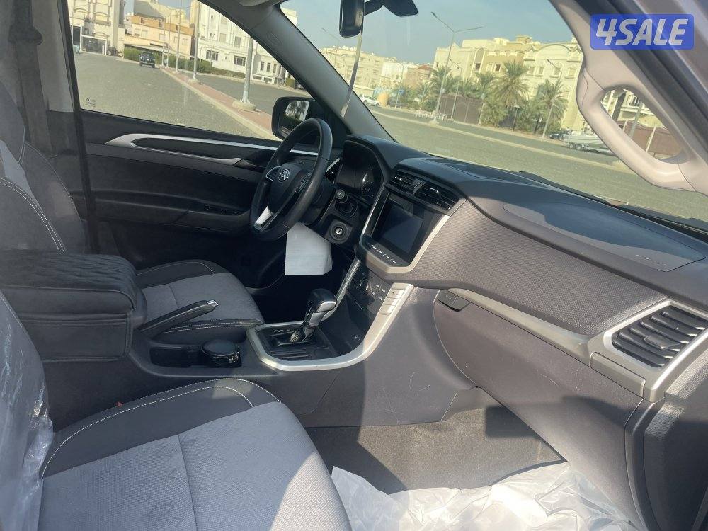 للبيع وانيت ماكسوس7