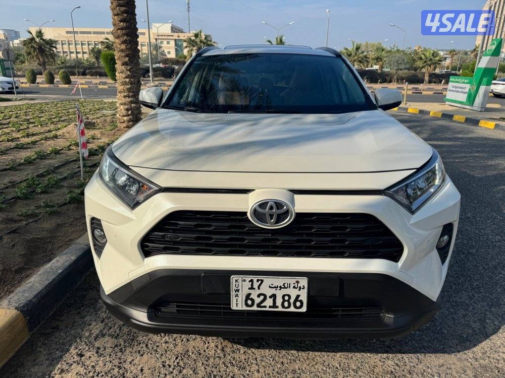 جيب تويوتا راف فور 2020 فتحه سقف نظيف جدا شرط الفحص1