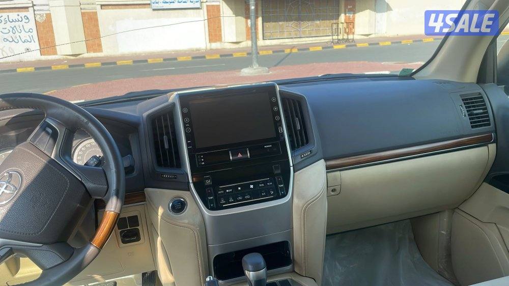 للبيع لاندكروز 2016 ماشي 1295