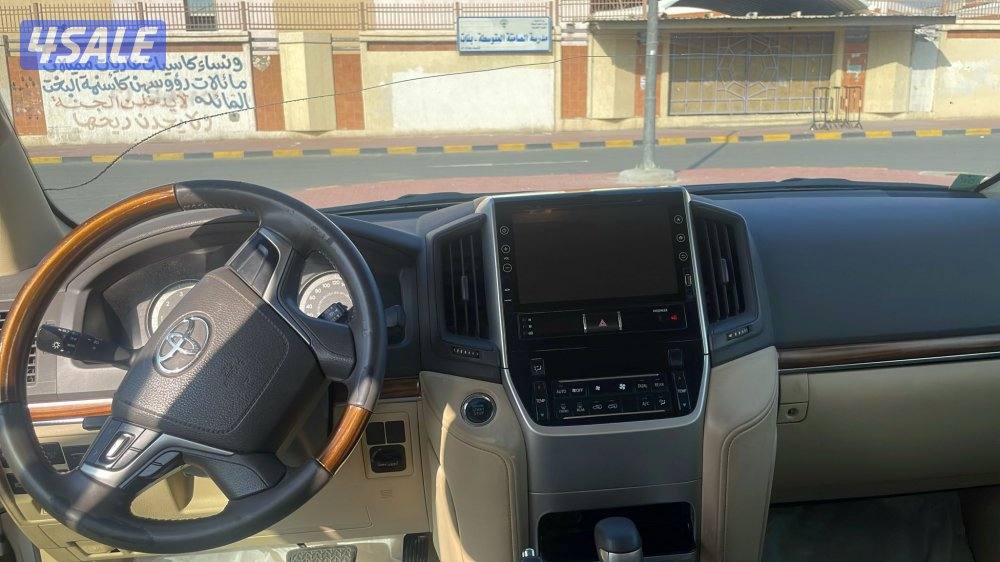 للبيع لاندكروز 2016 ماشي 1296