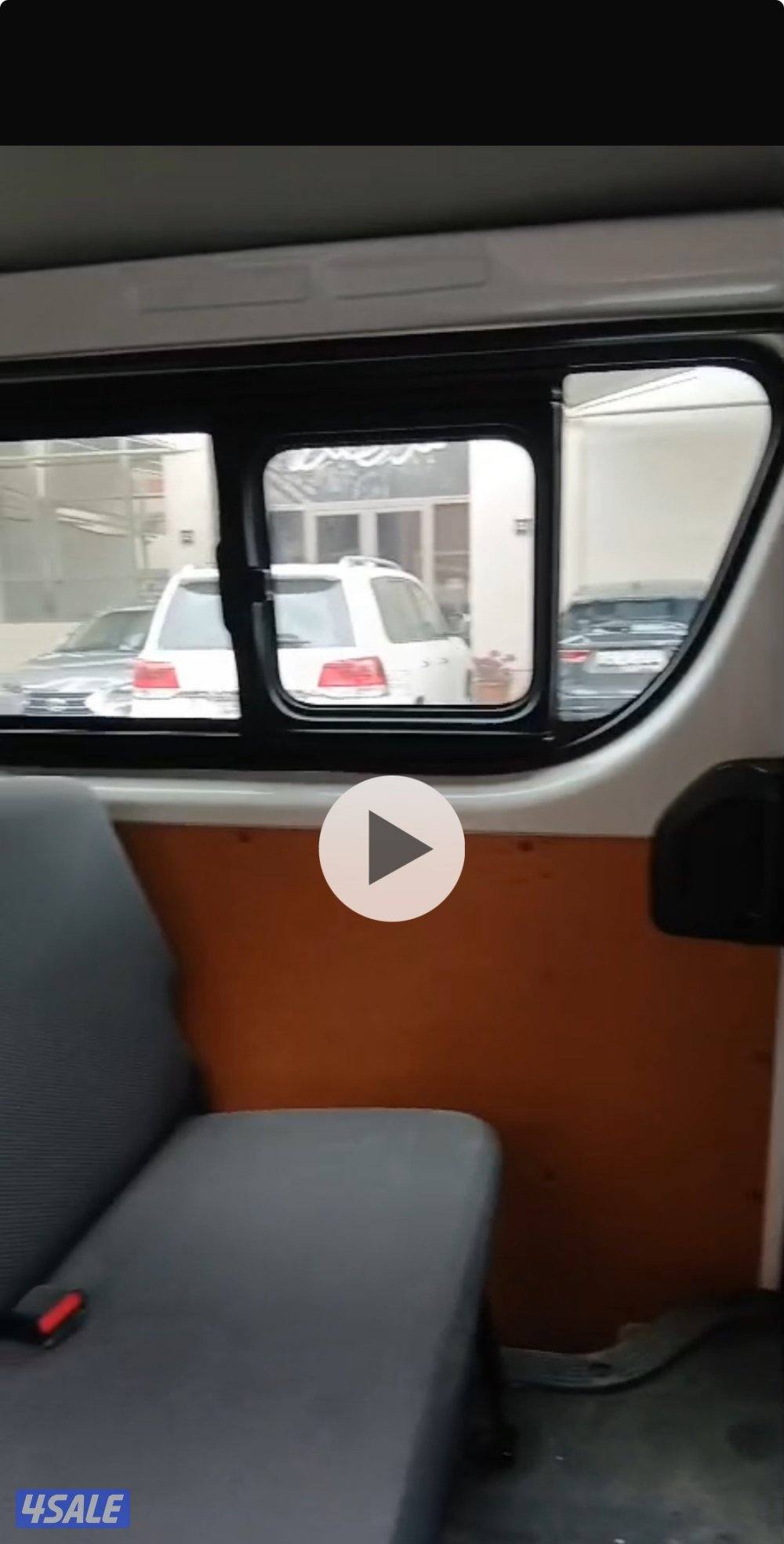 للبيع باص هياس موديل2021 نصف مقفل مع وحدة تبريد2