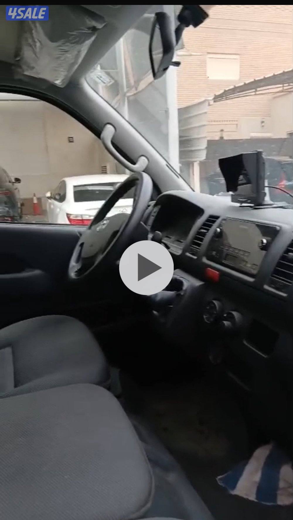 للبيع باص هياس موديل2021 نصف مقفل مع وحدة تبريد6