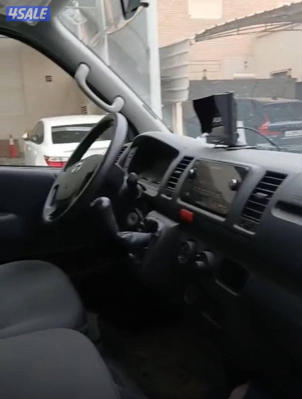 للبيع باص هياس موديل2021 نصف مقفل مع وحدة تبريد7