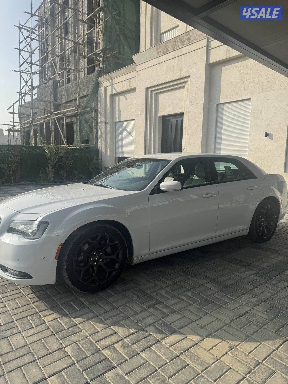 كرايزلرS) C300) عداد 61 الف وارد الملا1