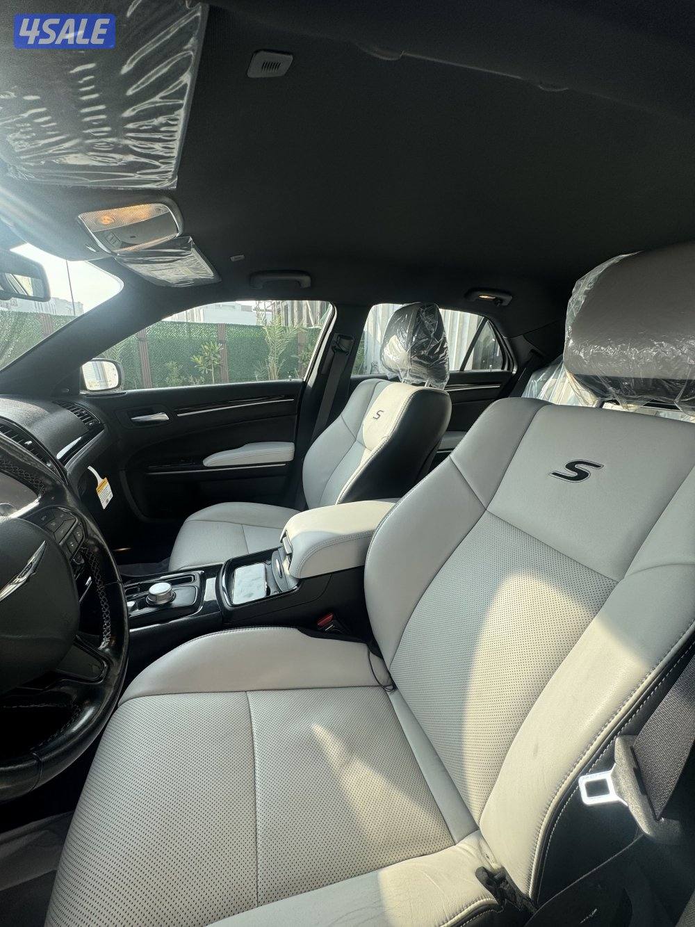 كرايزلرS) C300) عداد 61 الف وارد الملا4