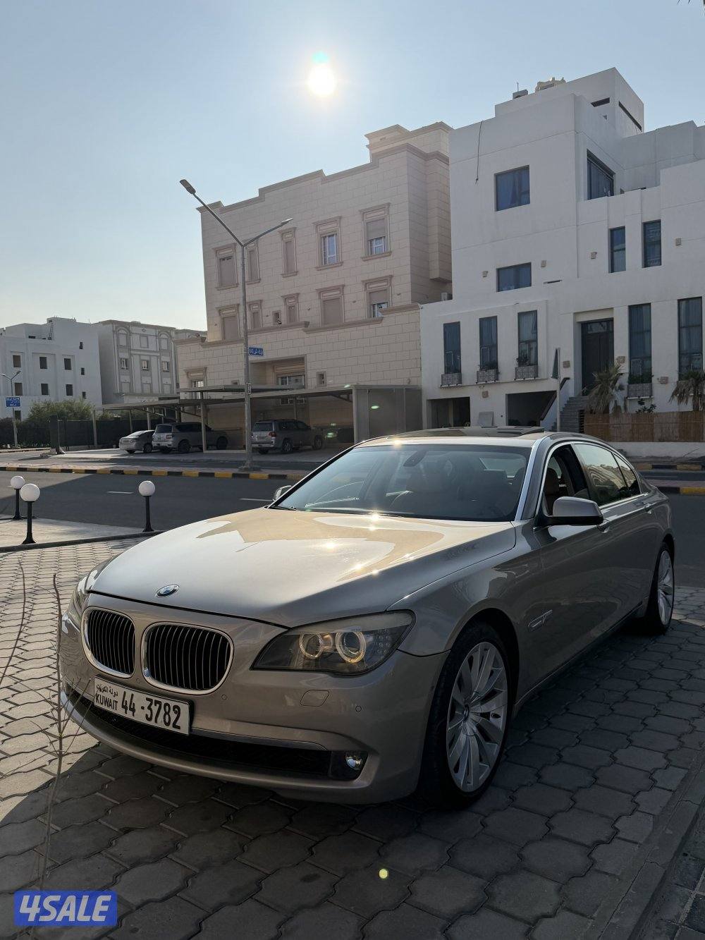 للبيع BMW740 بحاله نادره غير مستهلكه2