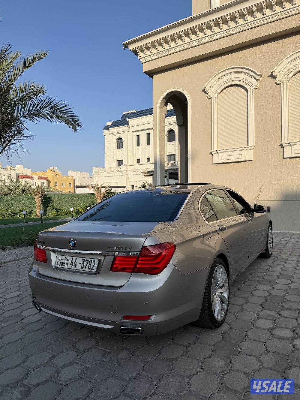 للبيع BMW740 بحاله نادره غير مستهلكه5