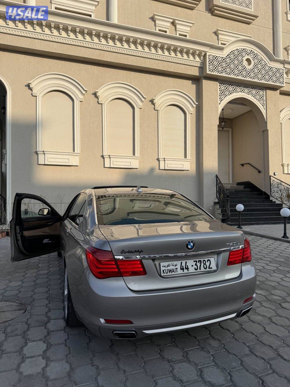 للبيع BMW740 بحاله نادره غير مستهلكه7