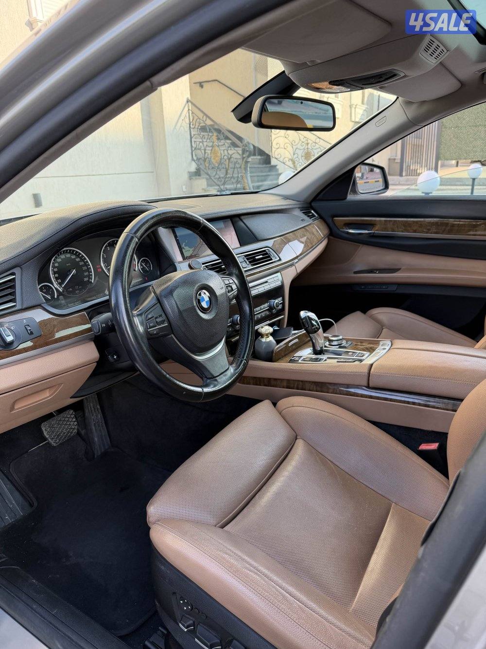 للبيع BMW740 بحاله نادره غير مستهلكه8