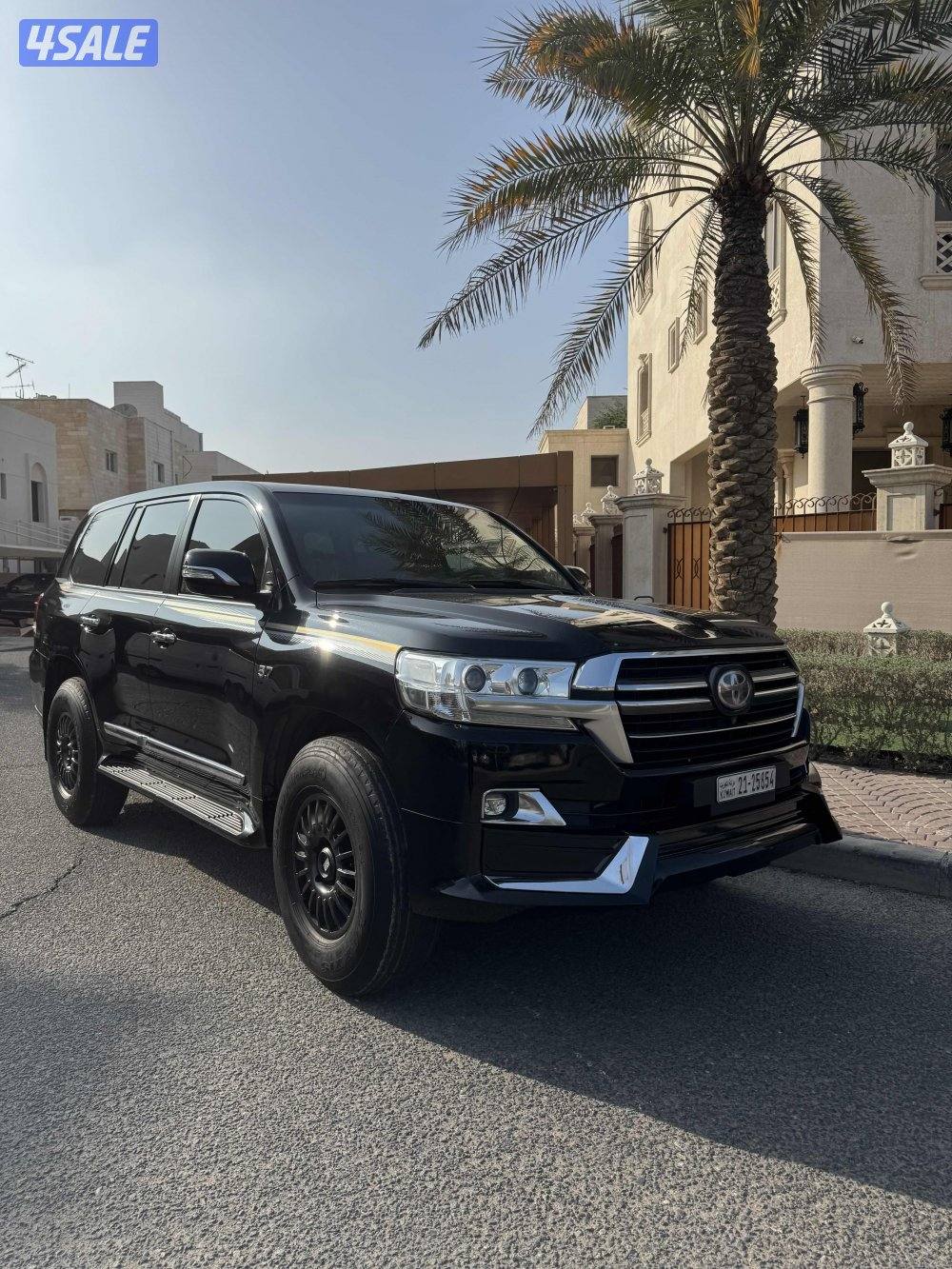 للبيع VXR وارد قطر موديل2017 عداد 276 صبغ الوكاله ماعدا قطعة تجميلي0