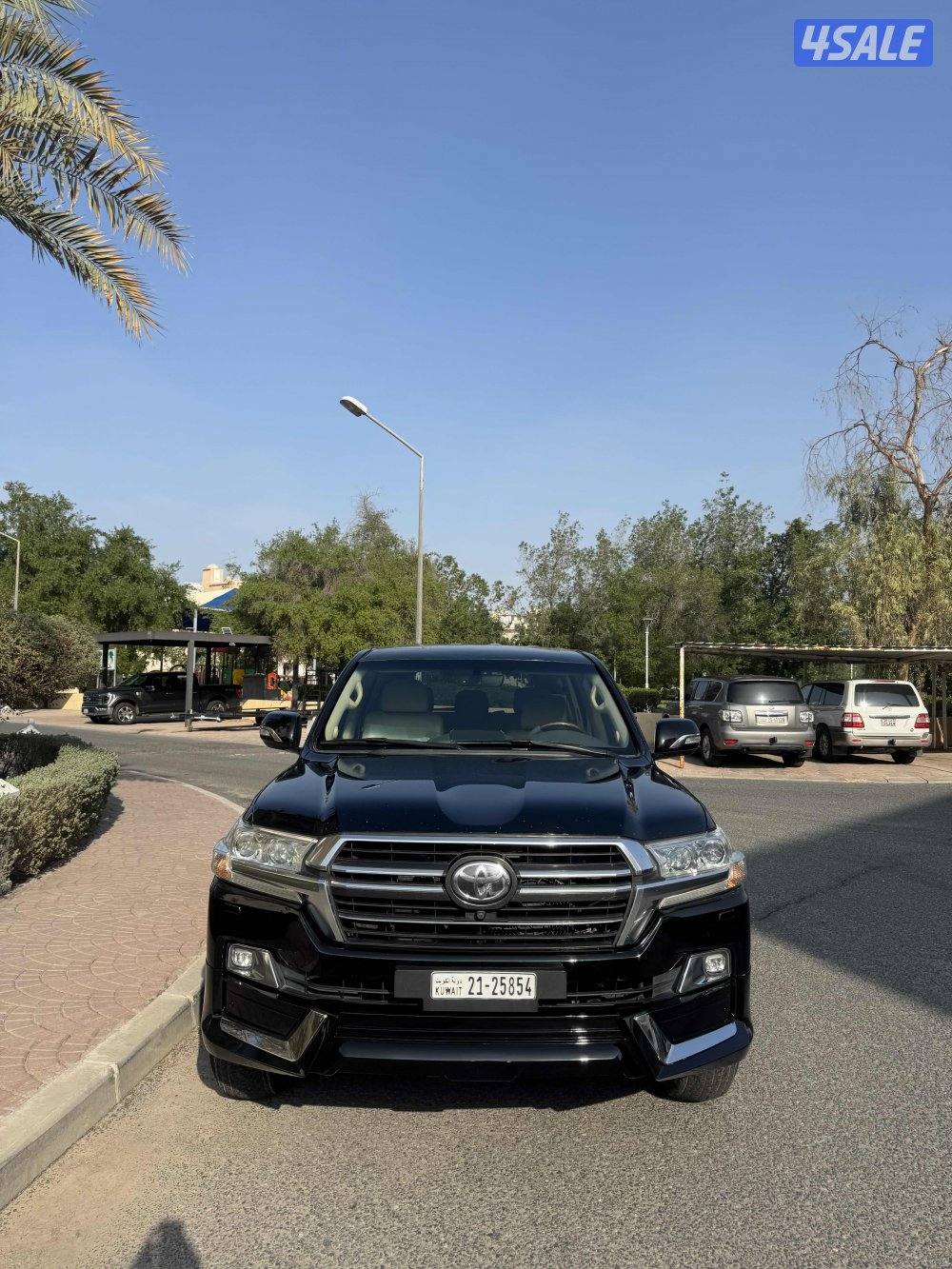 للبيع VXR وارد قطر موديل2017 عداد 276 صبغ الوكاله ماعدا قطعة تجميلي3