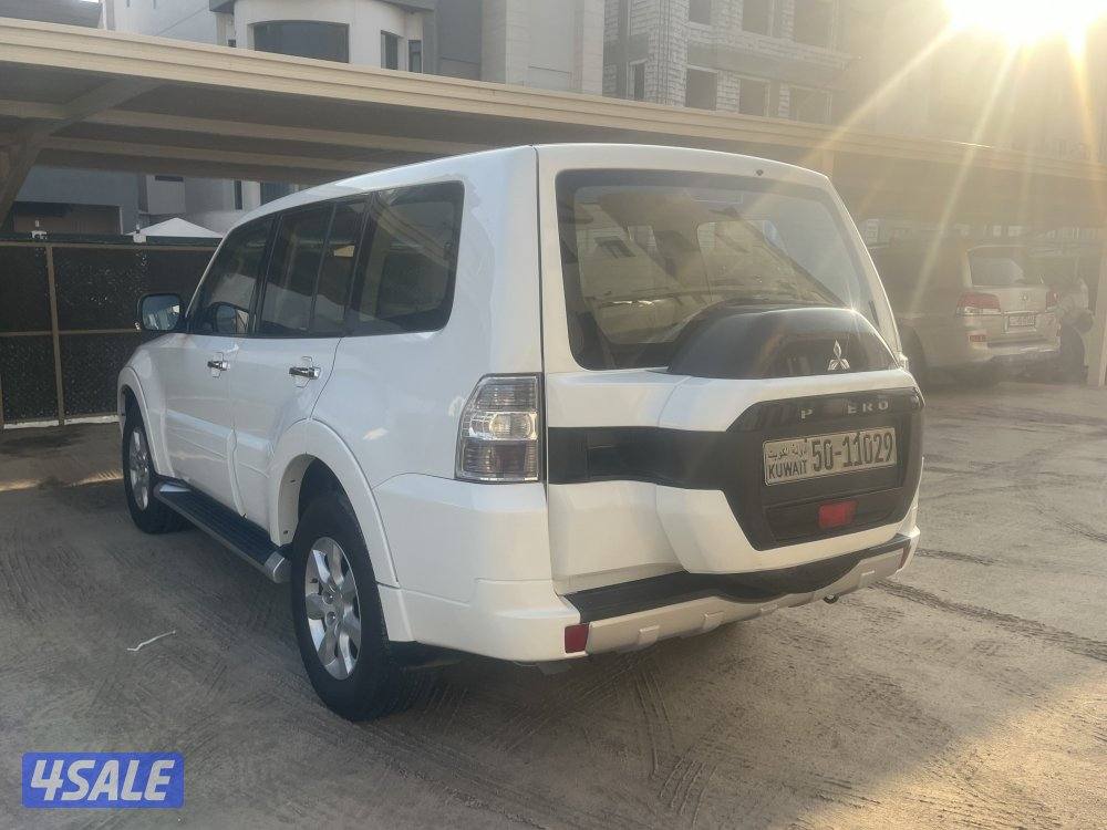 للبيع باجيرو 2017 عداد 299 صبغ الوكاله0