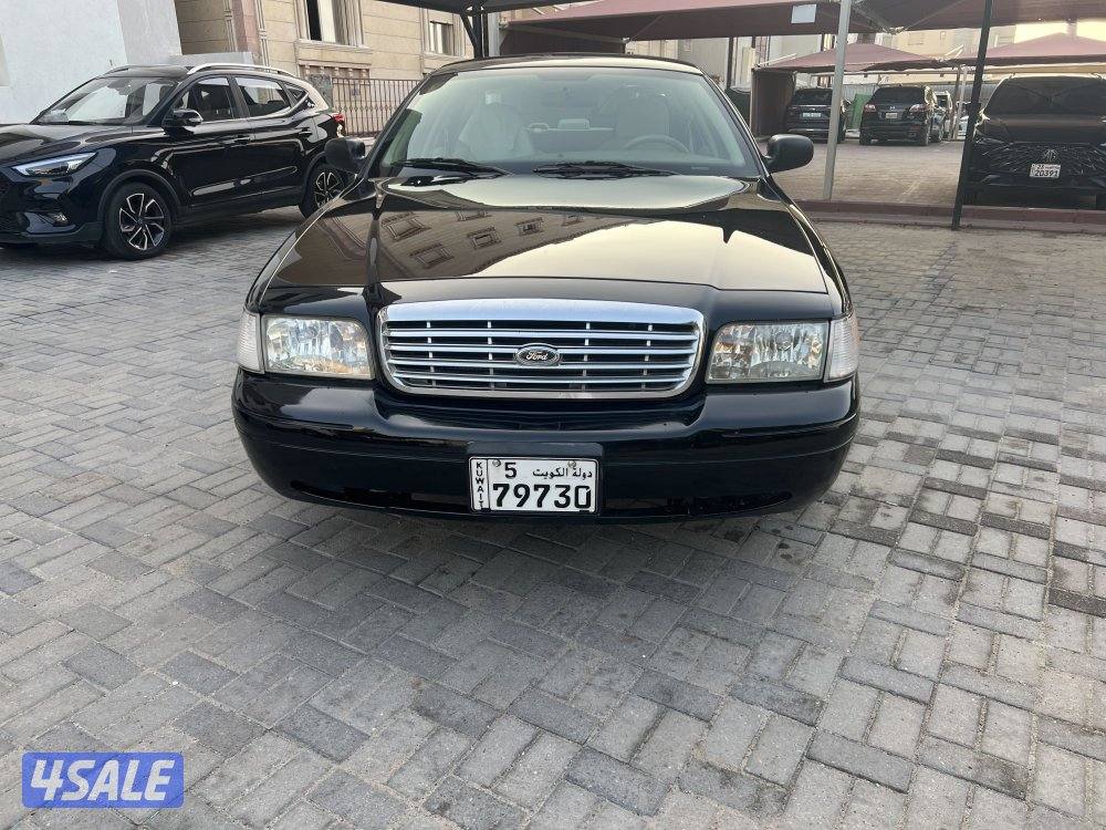 للبيع فورد فكتوريا موديل 2009 شرط الفحص ماشي 2240