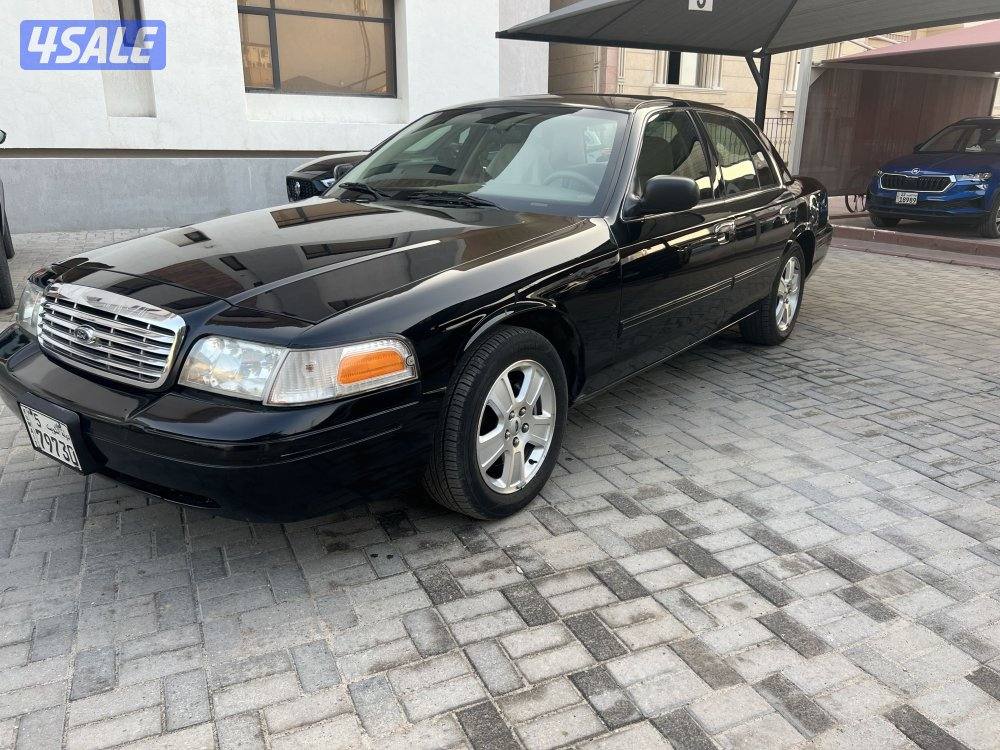 للبيع فورد فكتوريا موديل 2009 شرط الفحص ماشي 2242