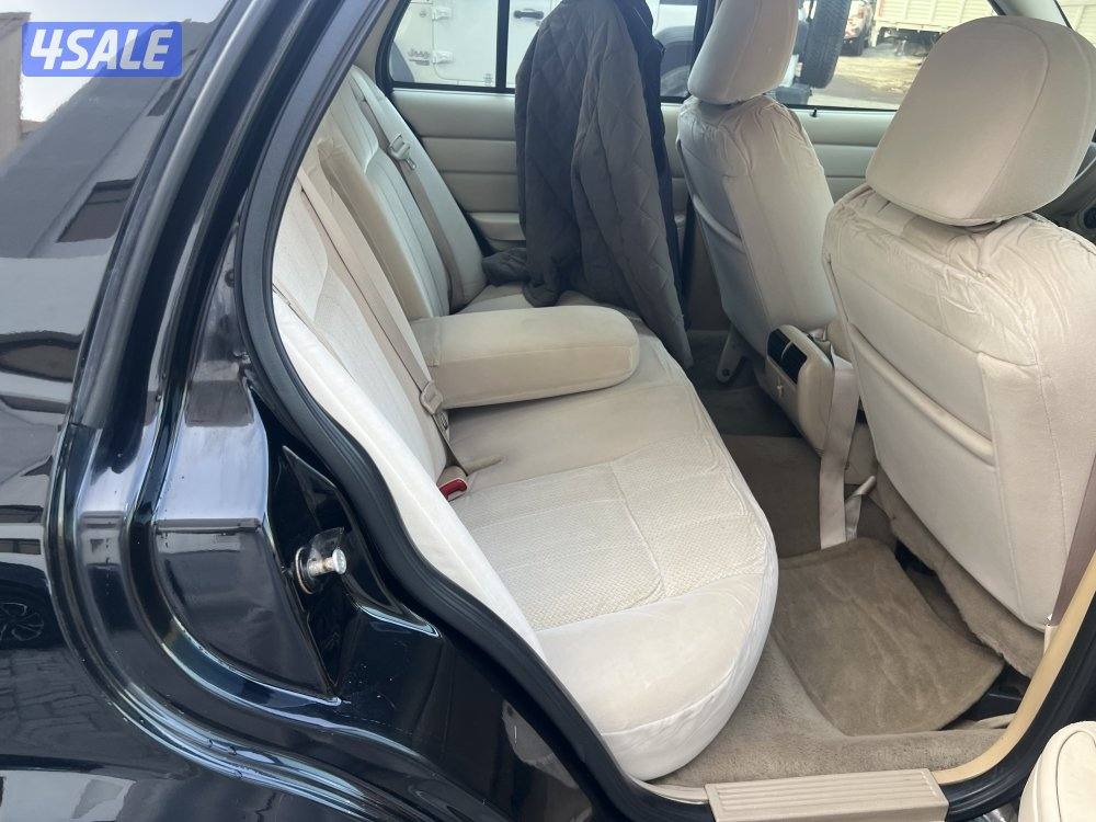 للبيع فورد فكتوريا موديل 2009 شرط الفحص ماشي 2246