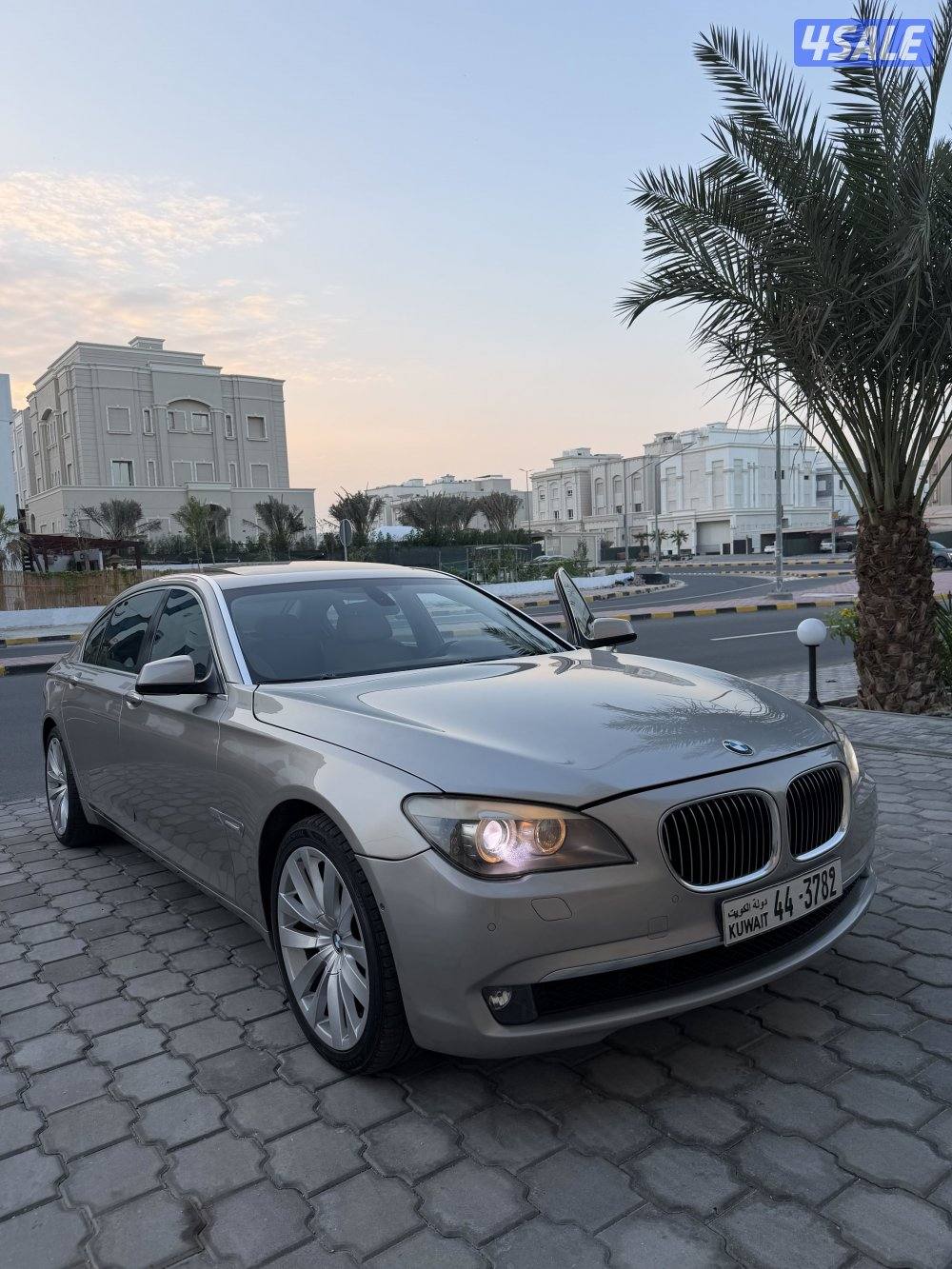 للبيع BMW740 بحاله نادره غير مستهلكه0