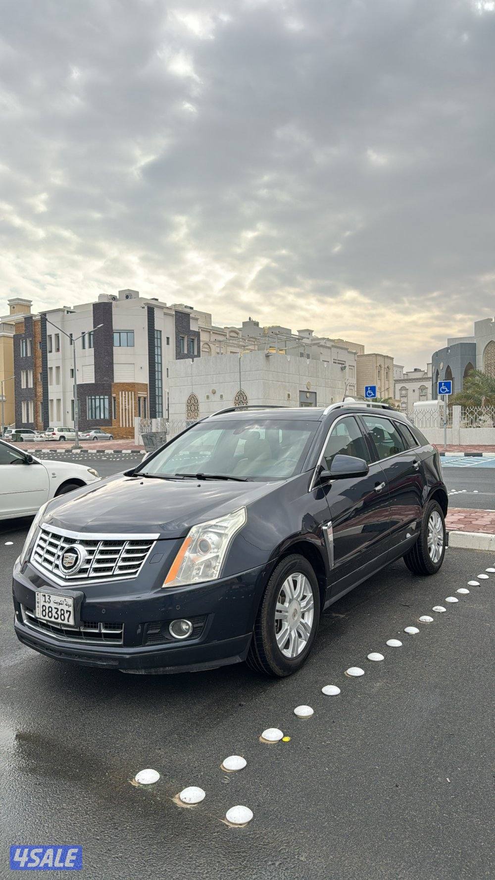 للبيع جيب كاديلاك موديل 2015 وارد الغانم1