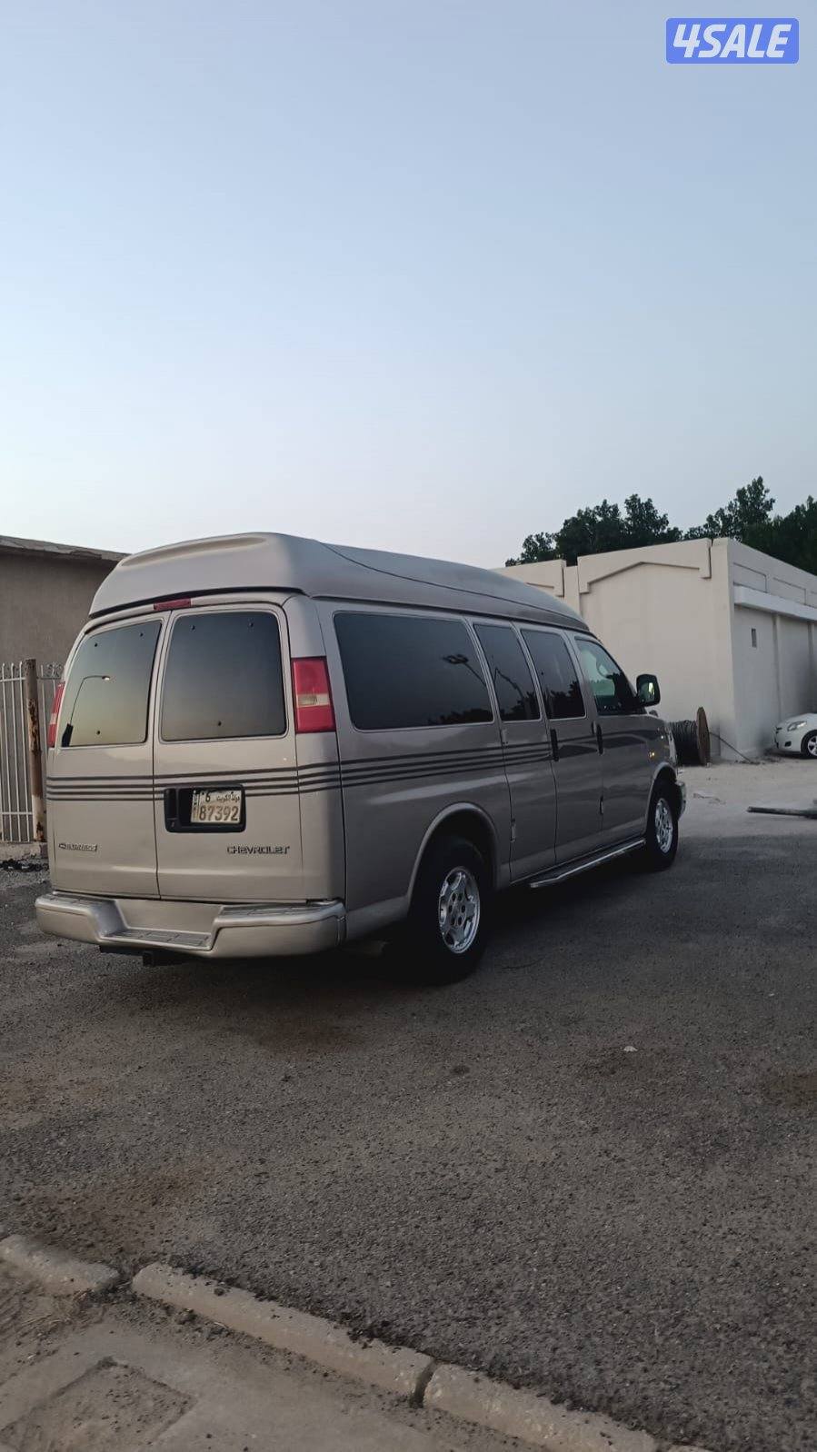 للبيع فان شفر كبينه الكبيرة موديل ٢٠٠٥ بحالة ممتازة0