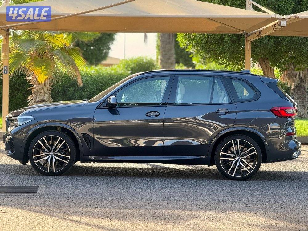 للبيع : جيب بي ام دبليو X5 موديل : 2020 عداد : 120 الف1