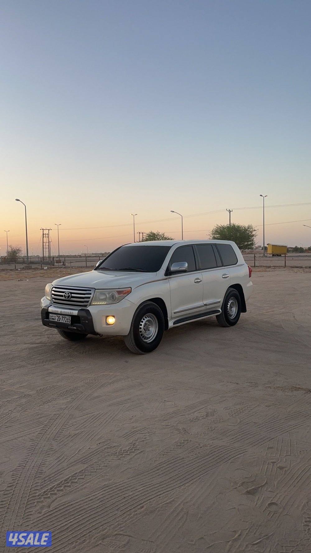 للبيع لاند كروزر موديل 2013 شرط الفحص قير مكينه شاصي3