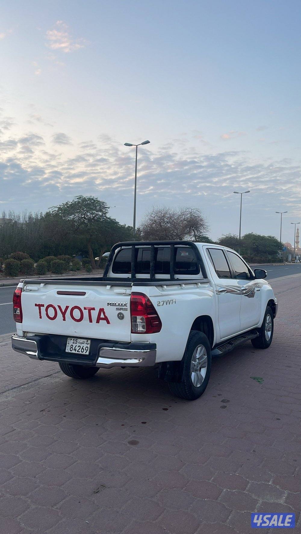 للبيع هايلكس بحاله فوق ممتازه3