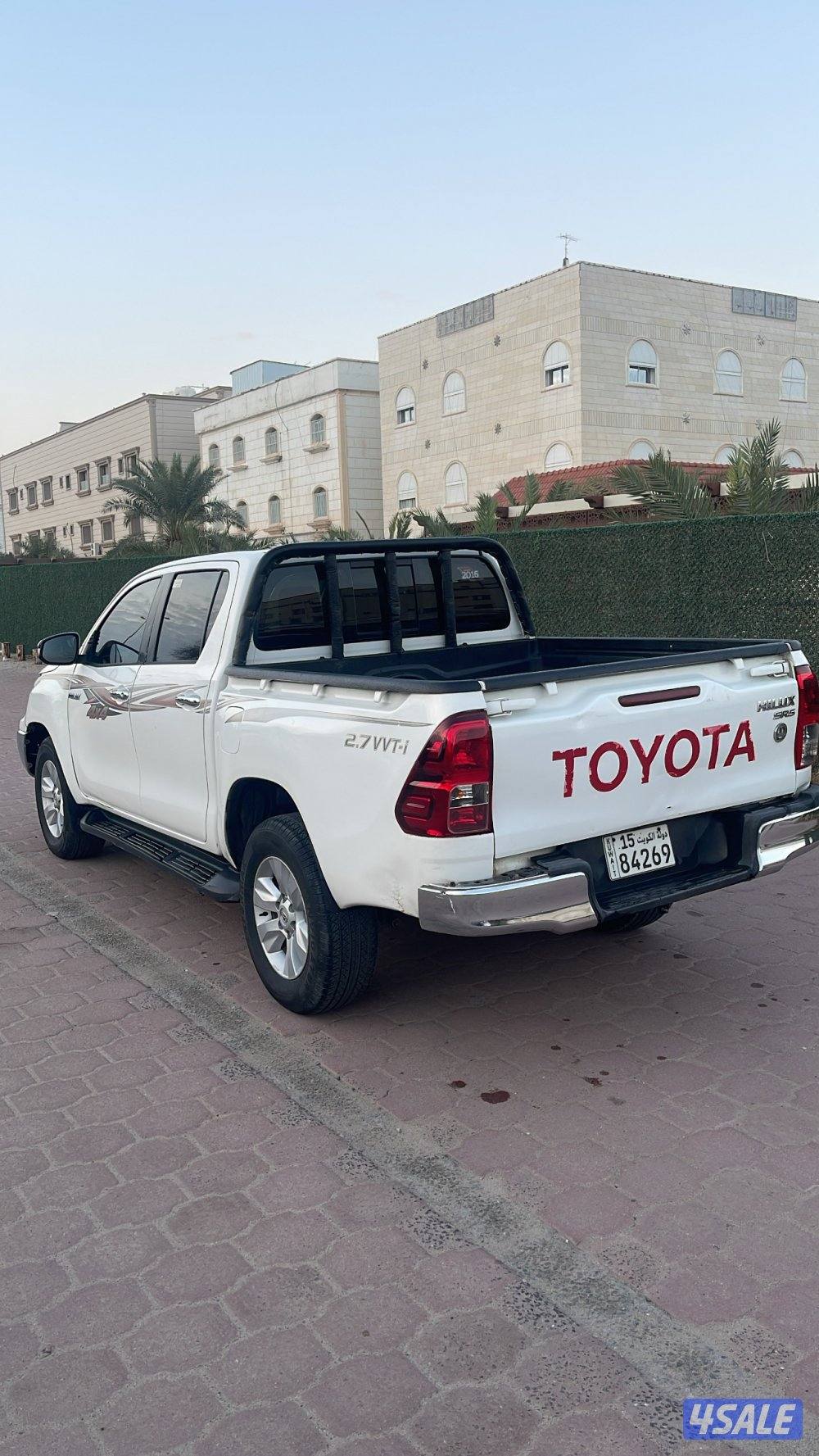 للبيع هايلكس بحاله فوق ممتازه4