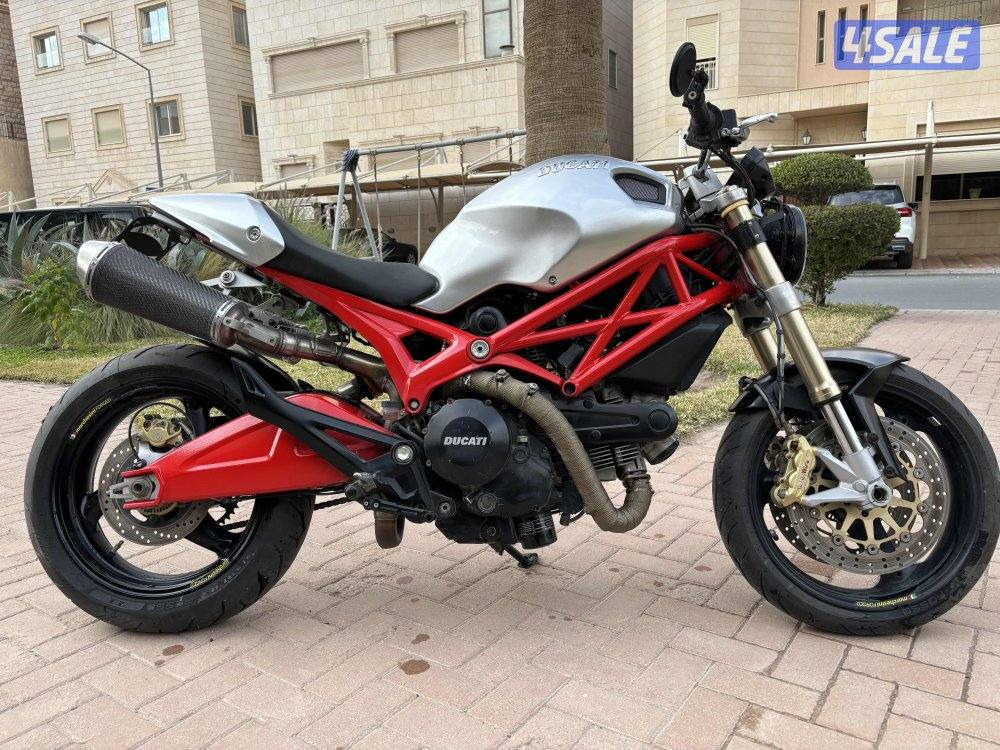 Ducati 696 monster 20139