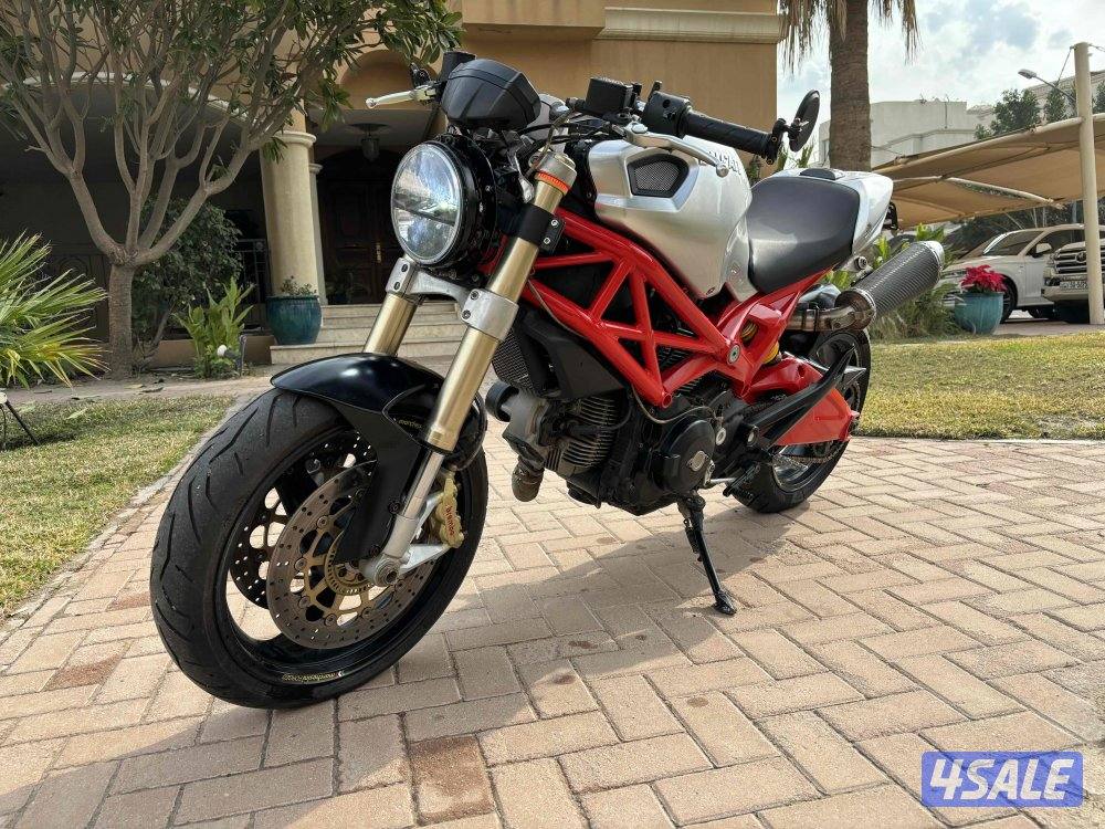 Ducati 696 monster 201310