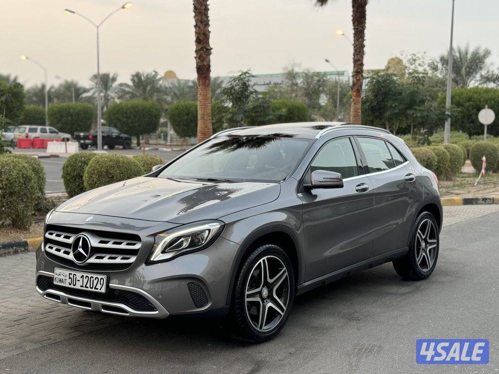 مرسيدس GLA250 موديل 2018 عداد 34 صبغ الوكاله0
