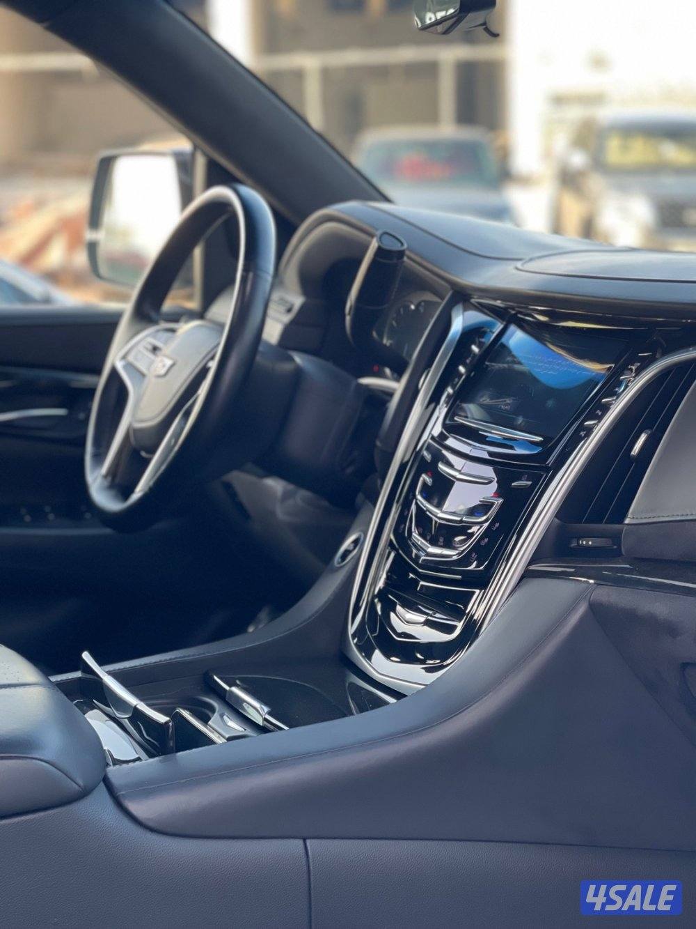 اسكاليد بلاتينوم موديل 2019 وارد الخليج9