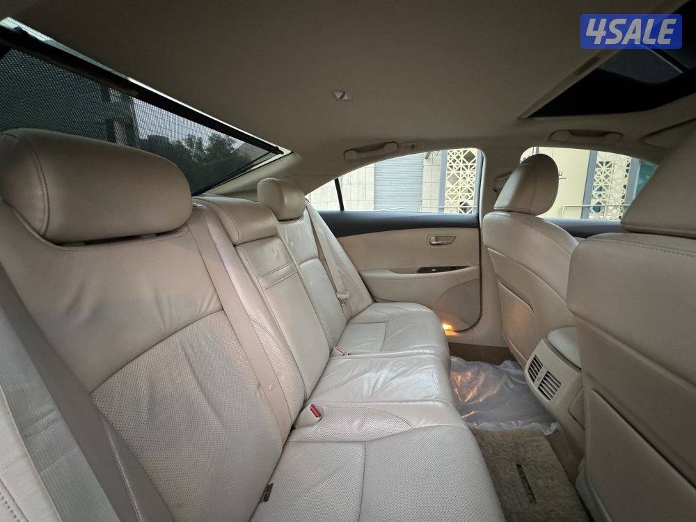 لكزس ES350 موديل 2010 بحاله الوكاله سيرفس وكاله7