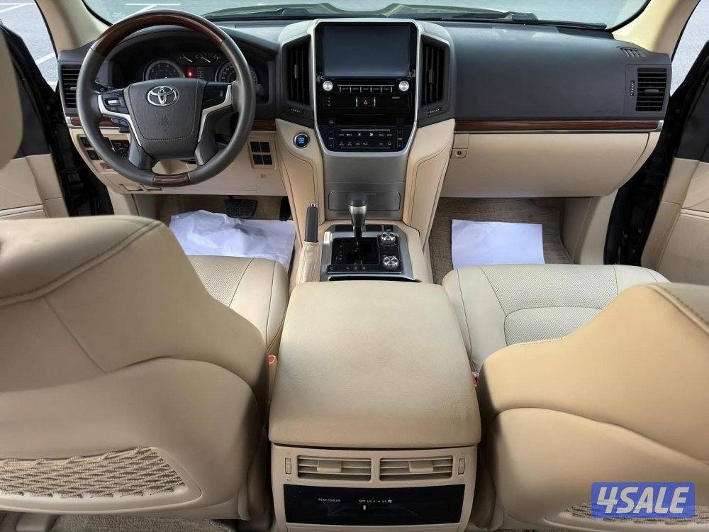 تويوتا لاند كروزر 2017 GXr تصدير الى الكويت مع تخليص كامل4