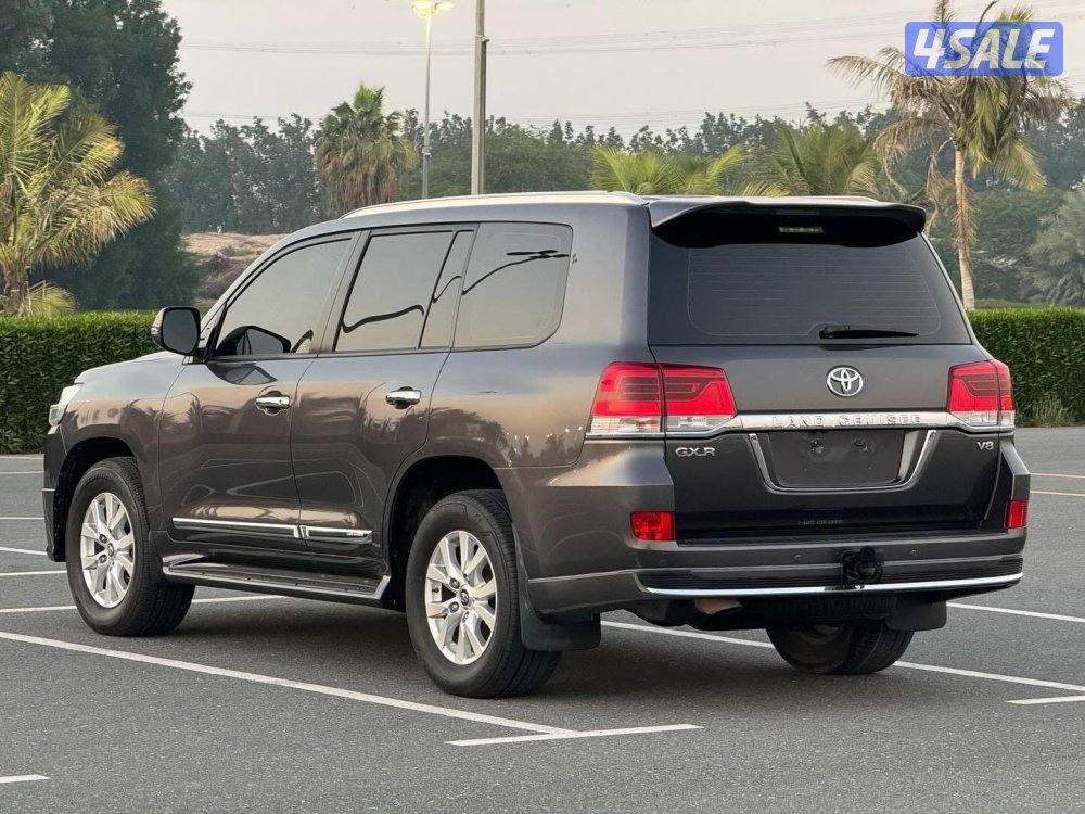 تويوتا لاند كروزر 2017 GXr تصدير الى الكويت مع تخليص كامل7