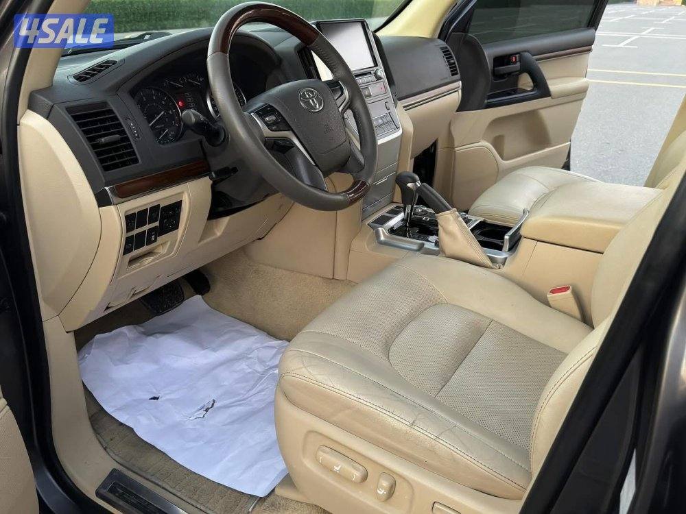 تويوتا لاند كروزر 2017 GXr تصدير الى الكويت مع تخليص كامل8